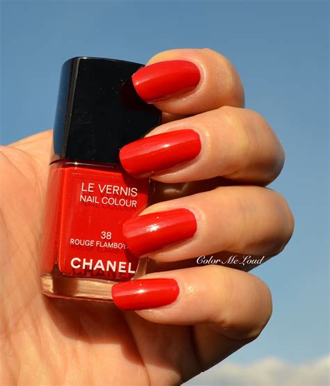 rouge vernis chanel